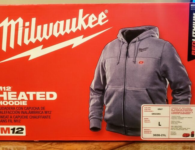 Remportez un Sweat à capuche chauffante sans fil Milwaukee (de 220$)