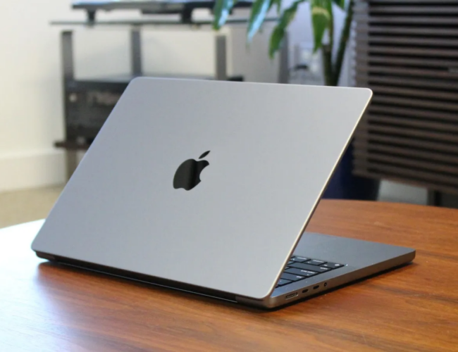 Gagnez un MacBook Pro avec George Richards !